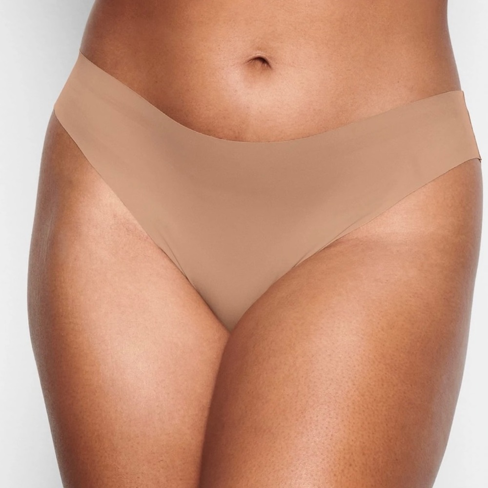 SKIMS Free Cut Mid Waist Thong